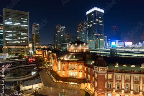 Night view of Tokyo Station © Scirocco340