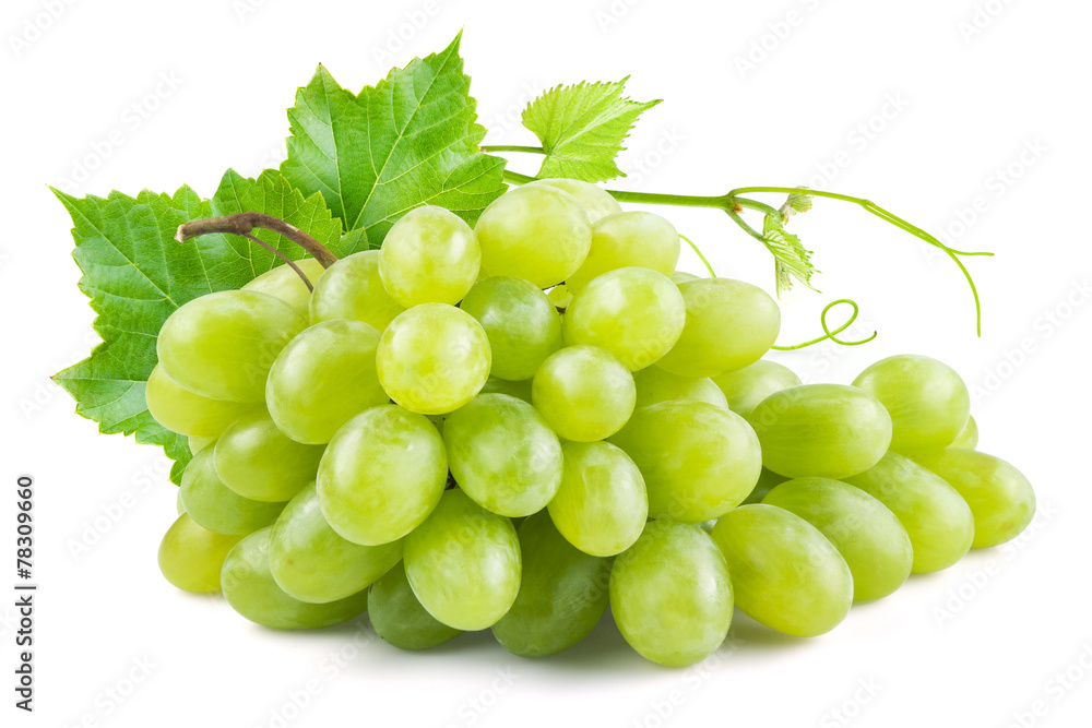 Obraz premium Green grapes with leaves. Isolated on white