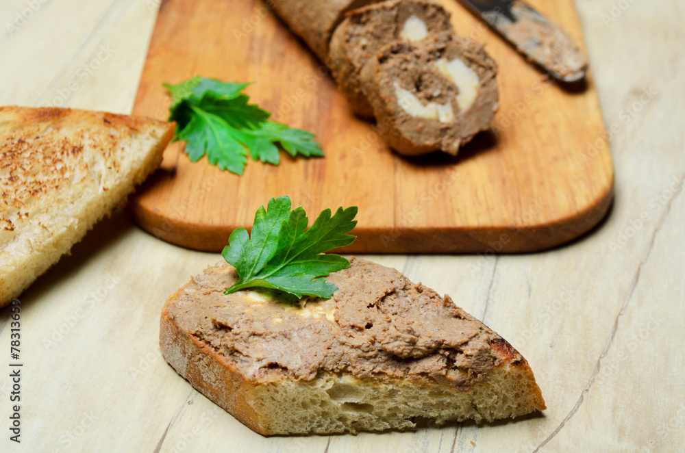 Roll pate, slices of toasted bread Roll pate, slices of toasted bread