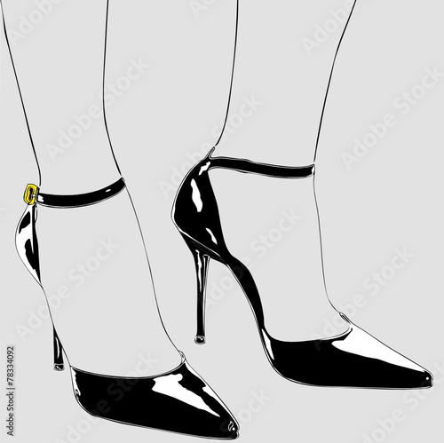 Le scarpe di una donna elegante