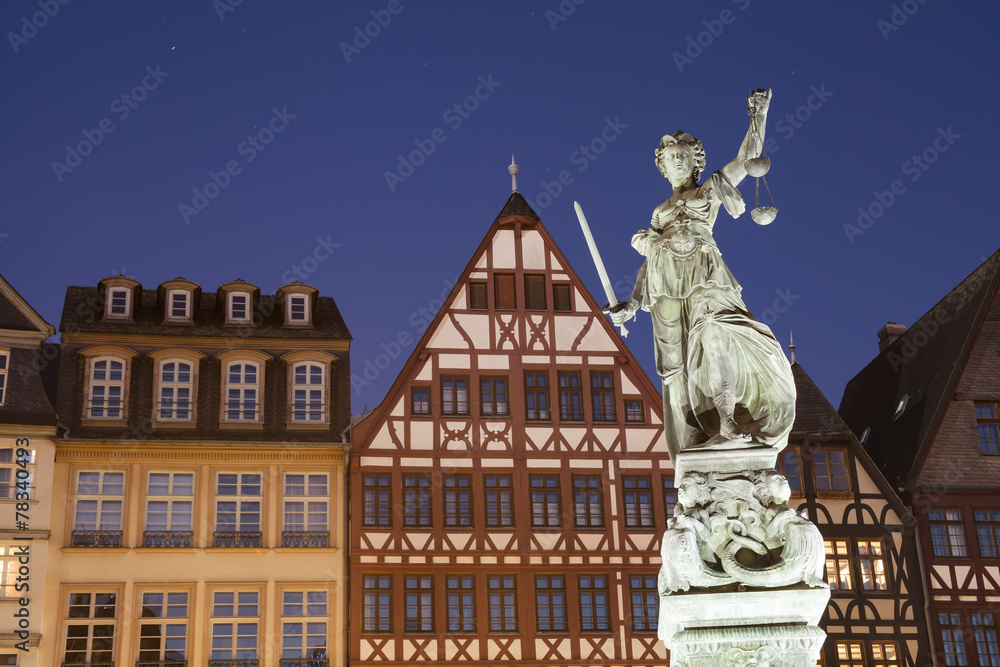 Fototapeta premium Lady Justice statue