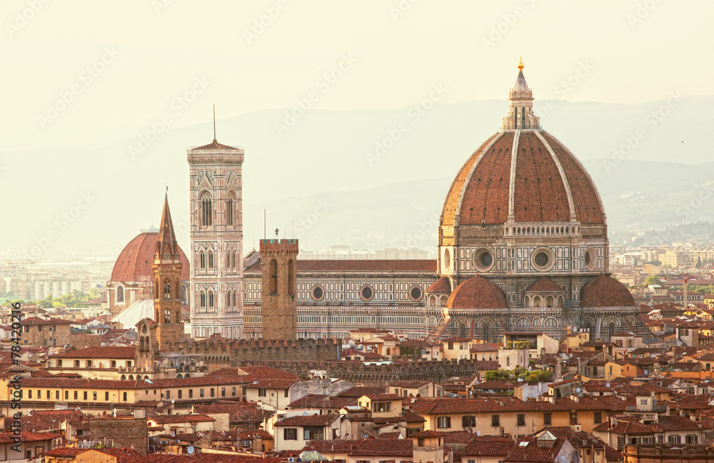 Obraz premium Florence, Cathedral of Santa Maria del Fiore on a sunset