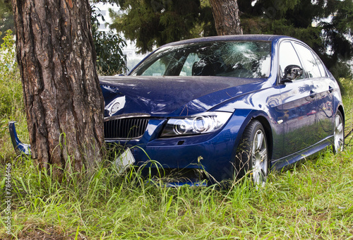 Car crashed into tree photo