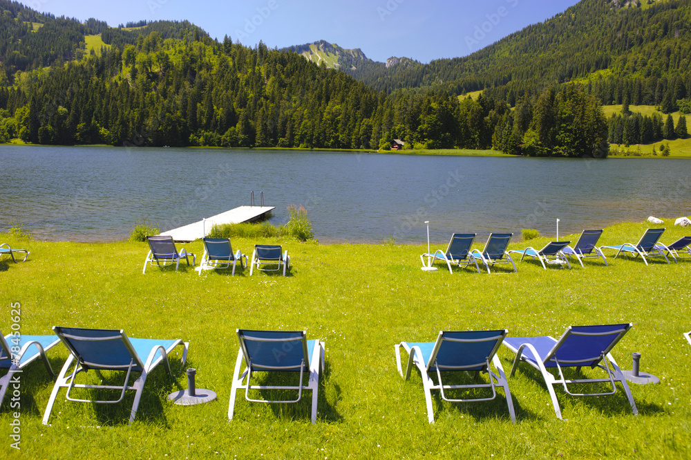 Fototapeta premium beach at lake Spitzingsee in Bavaria