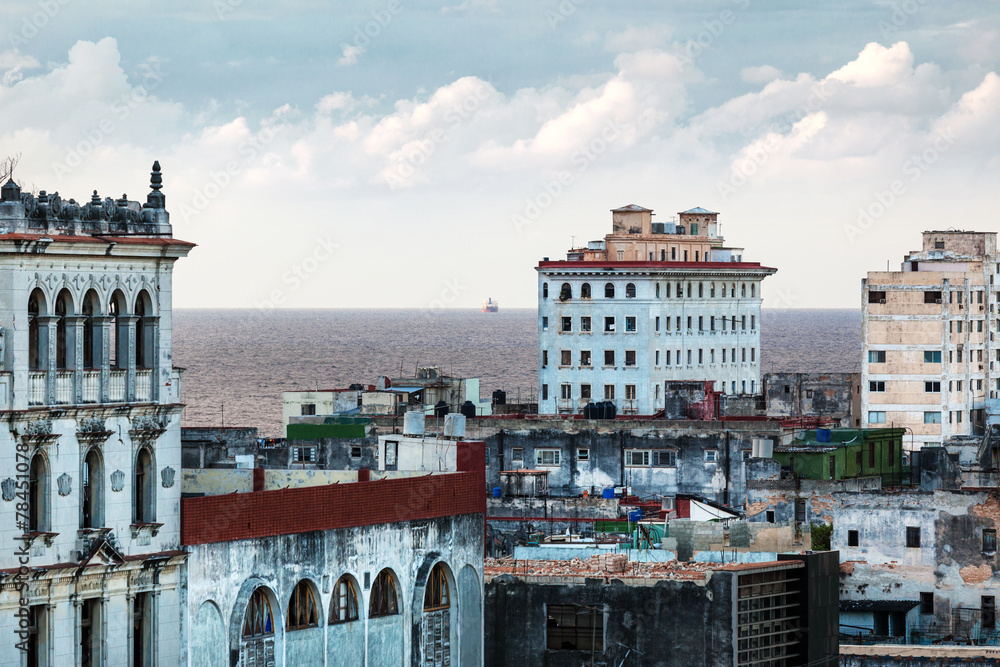 Havana and the sea