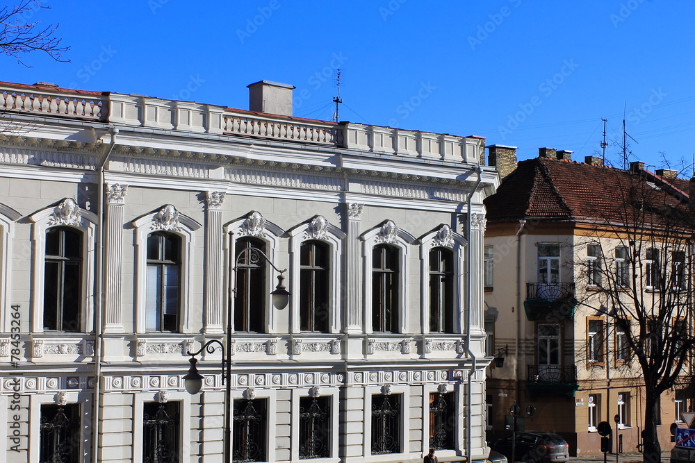 Fototapeta premium Building in the city center