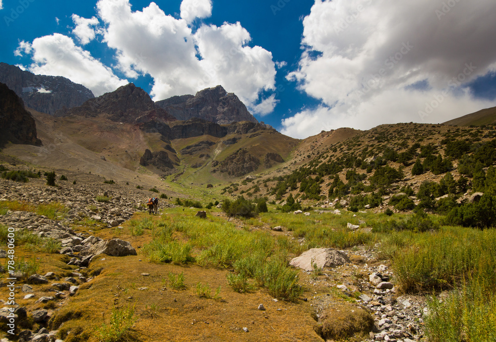 Fototapeta premium tracking in mountains