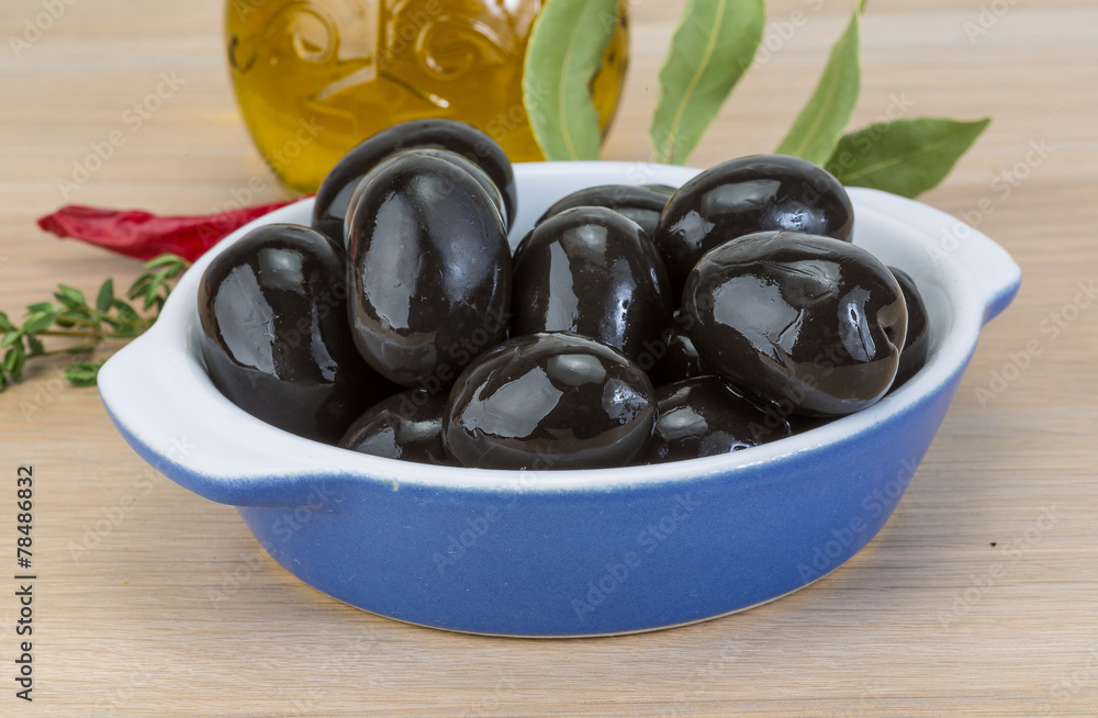 Black olives Black olives