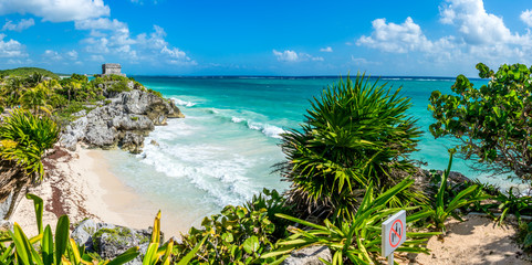 Sierkussen Mexico Maya-ruïnes Tulum aan Caribische kust  © diegocardini