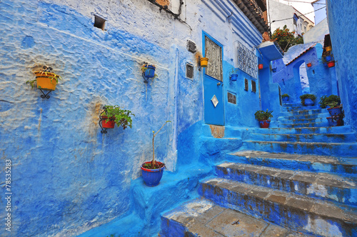 Traditional blue patio in Chefchaouen © Arseniy Krasnevsky