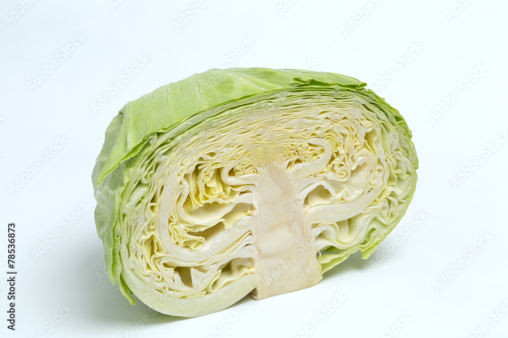半分に切ったキャベツ 半分に切ったキャベツ