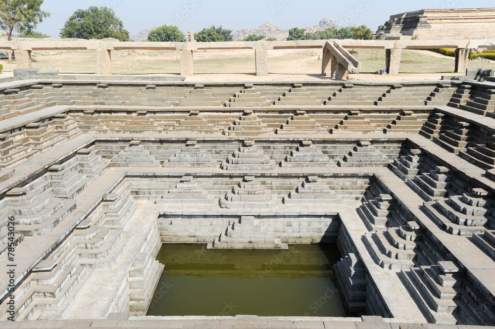 Obraz premium Water tank of Royal Enclosure temple at Hampi