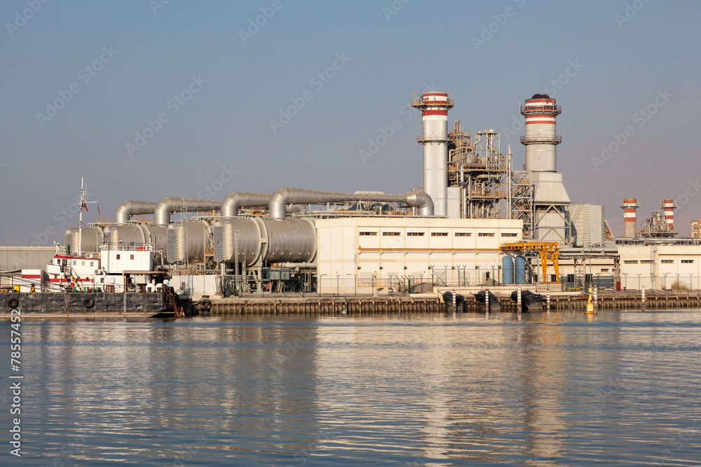 Obraz premium Power station in Ras Al Khaimah, United Arab Emirates