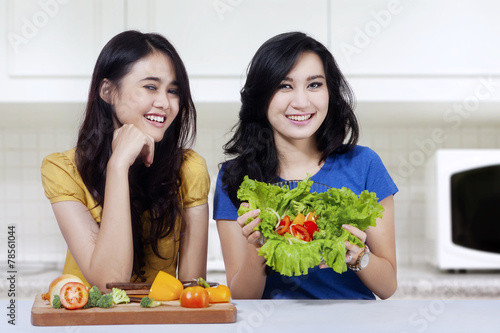 Pretty girls with healthy food