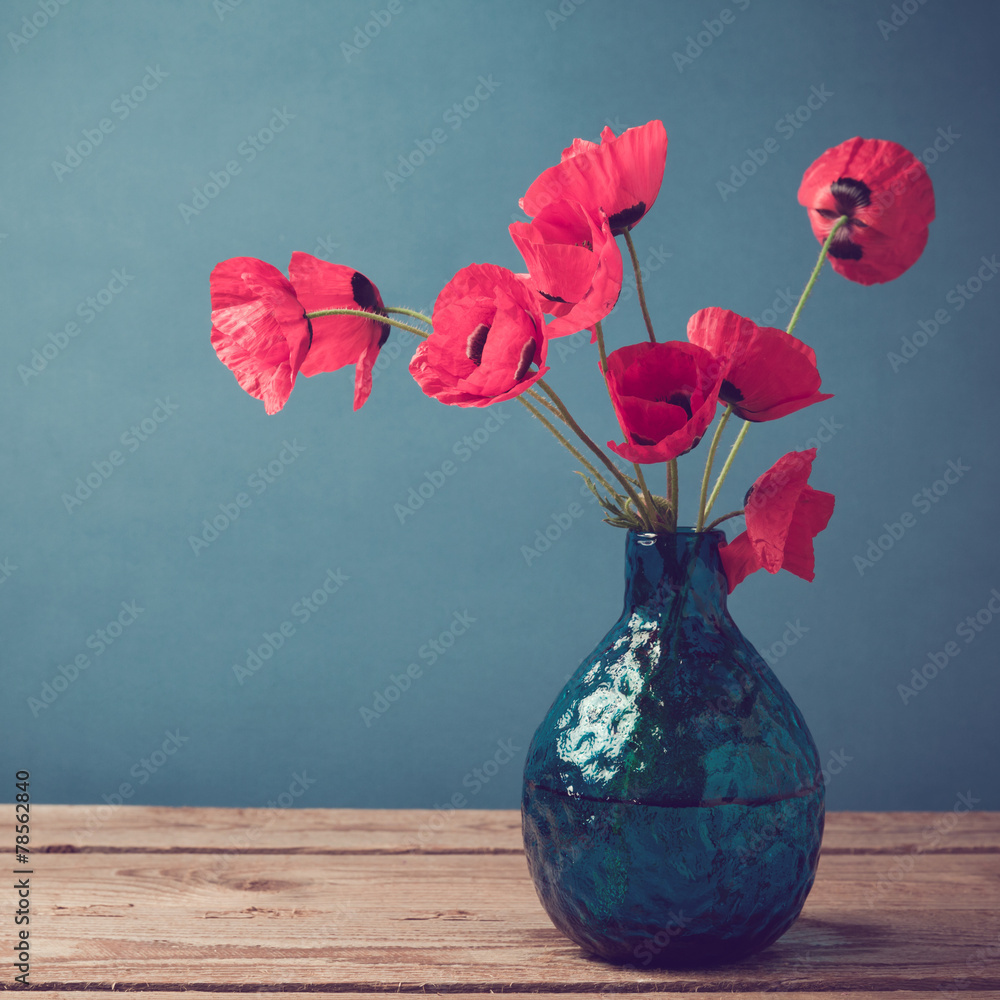 Fototapeta premium Bukiet kwiatów maku z retro efekt filtra