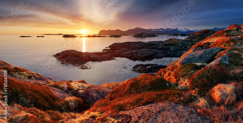 panoramiczny-krajobraz-wybrzeza-norwegii