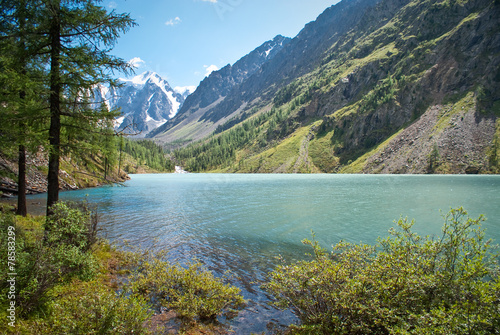 middle Shavlinskiy Lake