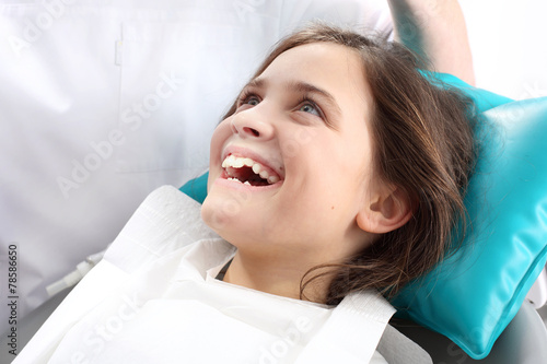 Zdrowe zęby, piękny uśmiech, stomatologia