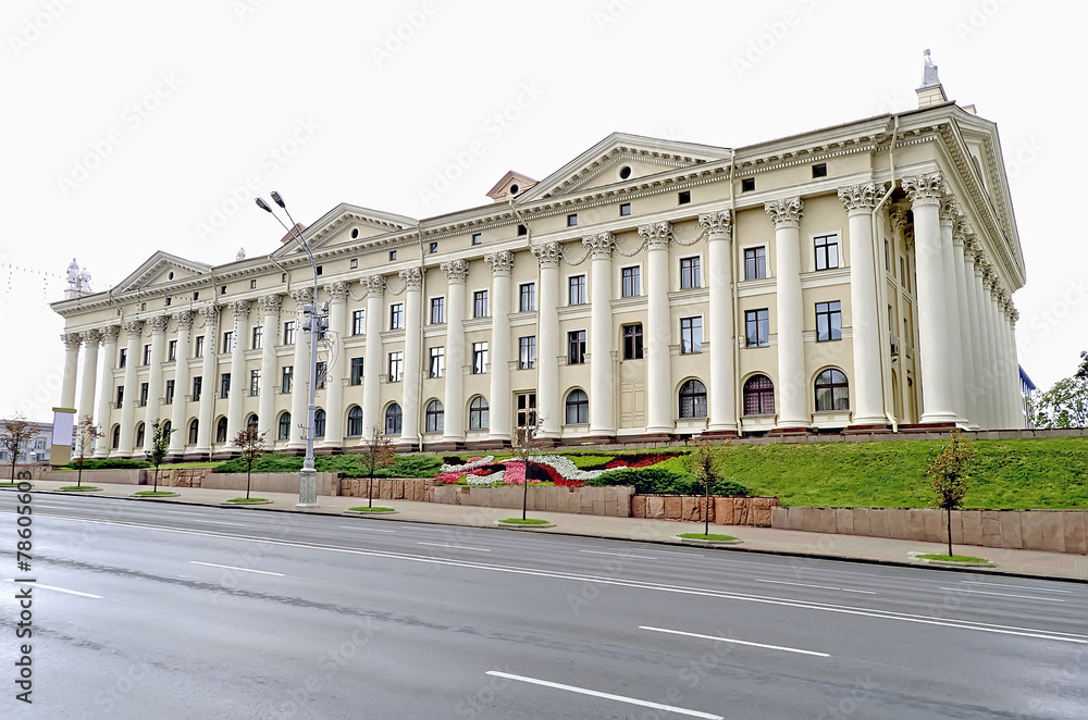 Building with columns in the center of Minsk