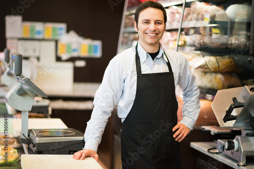 Φωτογραφία Smiling shopkeeper
