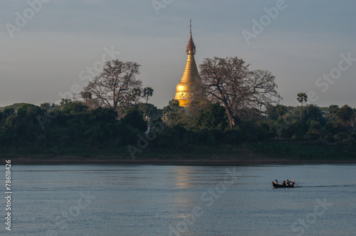 Ayeyarwaddy river photo