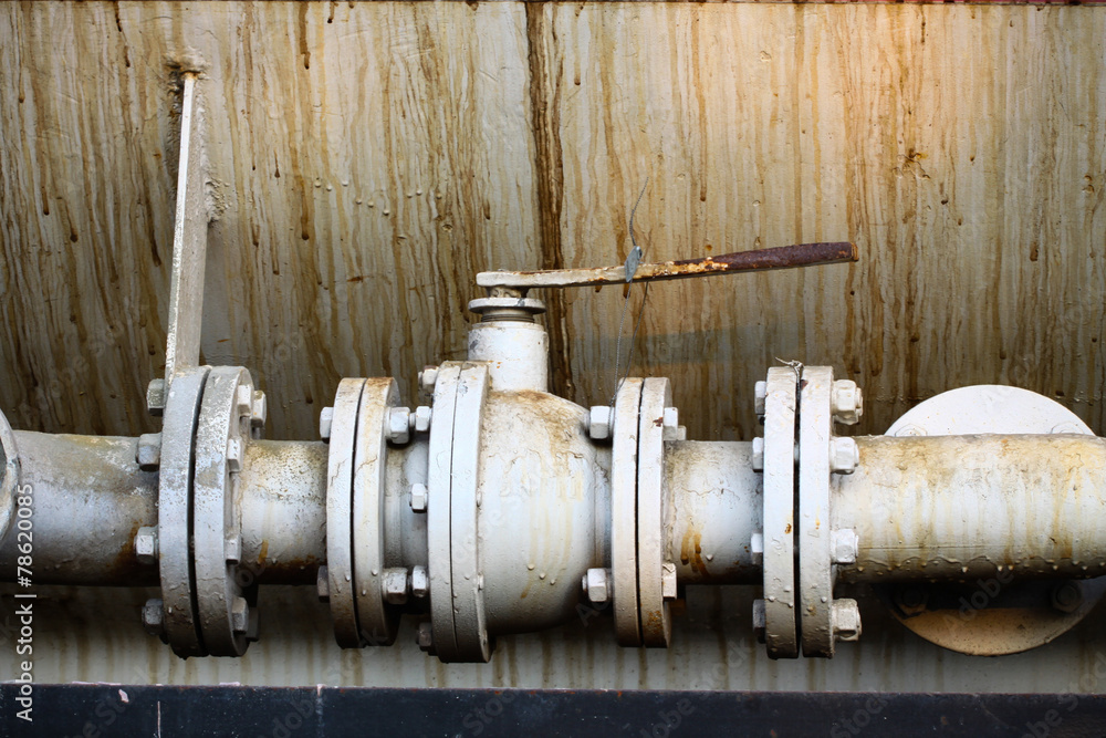 Old valve or dirty valve in dirty work Old valve or dirty valve in dirty work