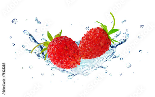 wild strawberry and water splash