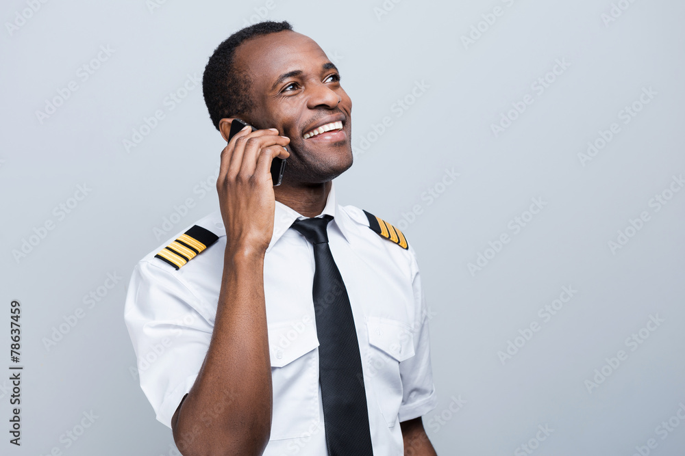 Sharing news after landing. Sharing news after landing.