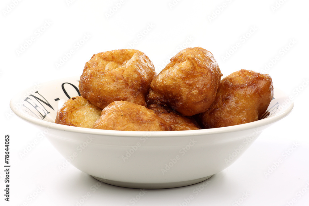 freshly baked traditional dutch oliebollen freshly baked traditional dutch oliebollen