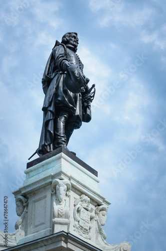 Samuel de Champlain statue