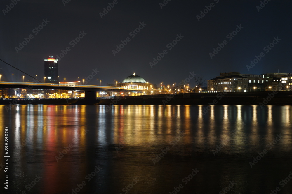Rhein Düsseldorf Nacht
