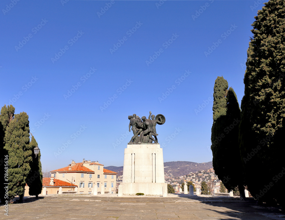Obraz premium war memorial to San giusto, Trieste