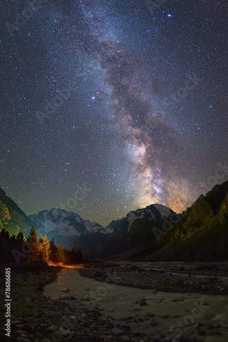 Milky Way over mountains © Viktar Malyshchyts