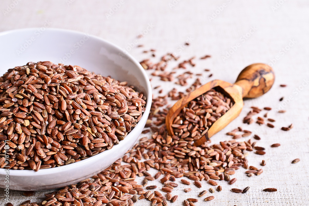 Brown unpolished rice Brown unpolished rice