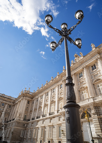 classic lamppost of madrid © MIGUEL GARCIA SAAVED
