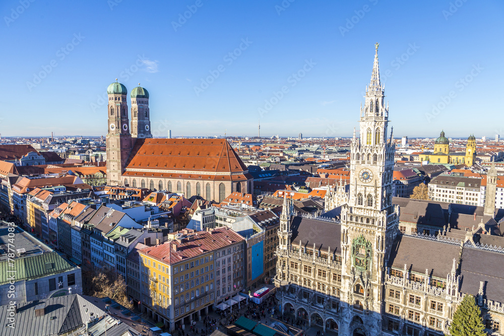 Obraz premium Frauenkirche to kościół w bawarskim Monachium