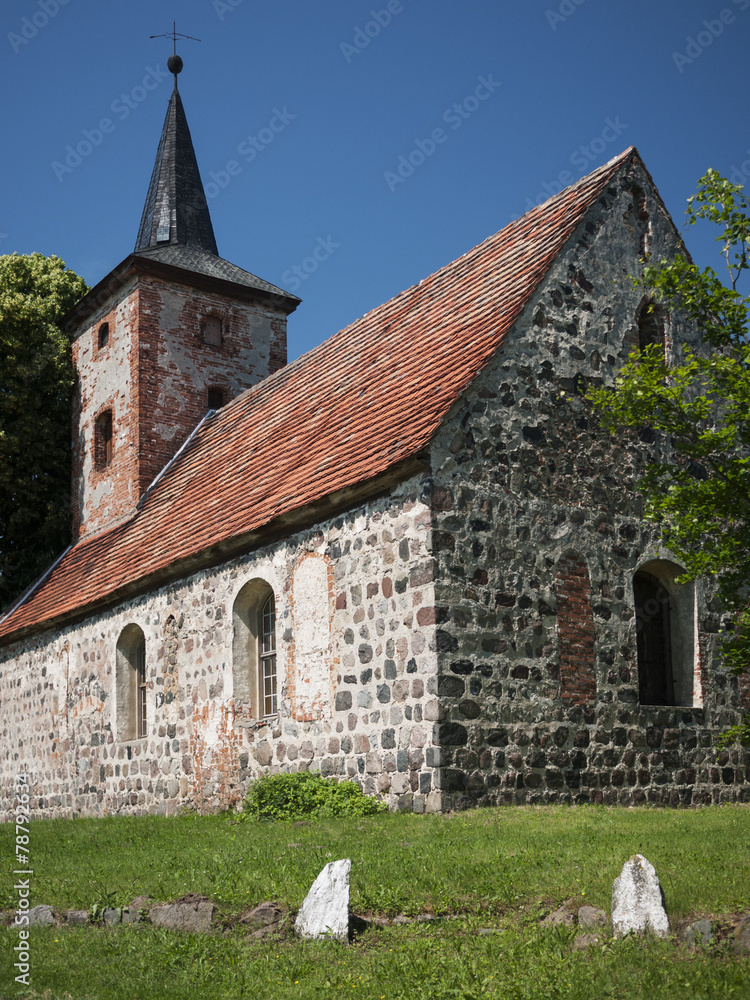 Buskow-Dorfkirche