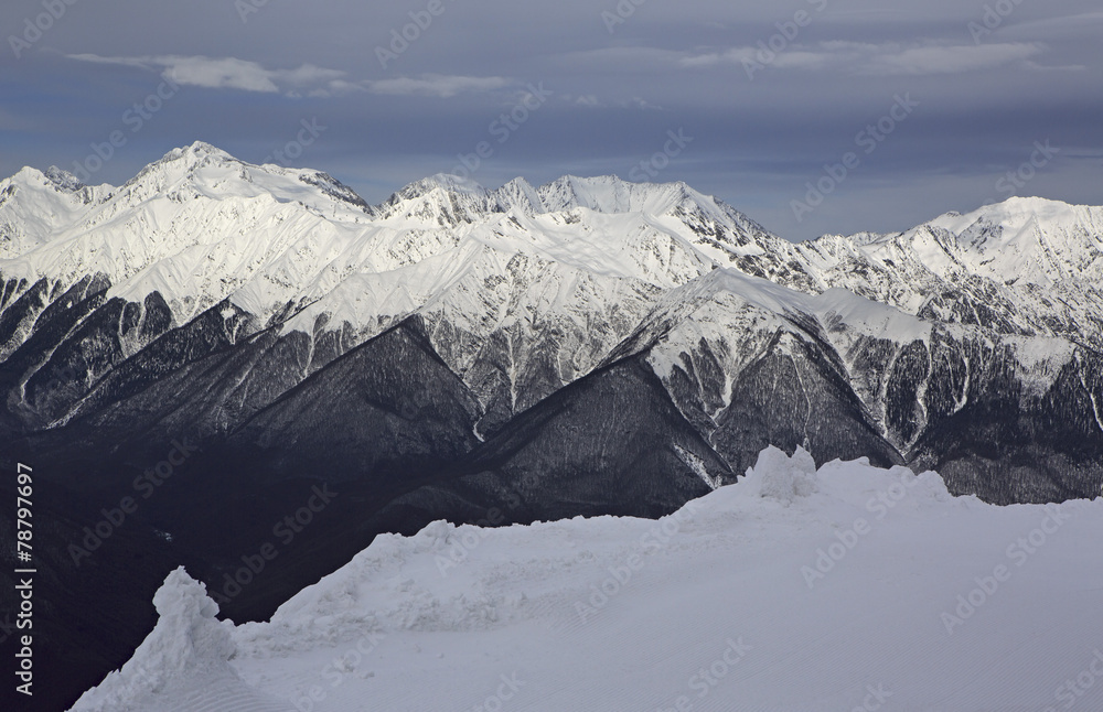 Obraz premium Beautiful snow-capped Caucasus Mountains.