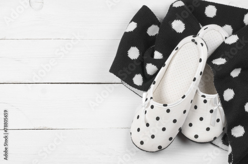 Feminine slippers and scarf