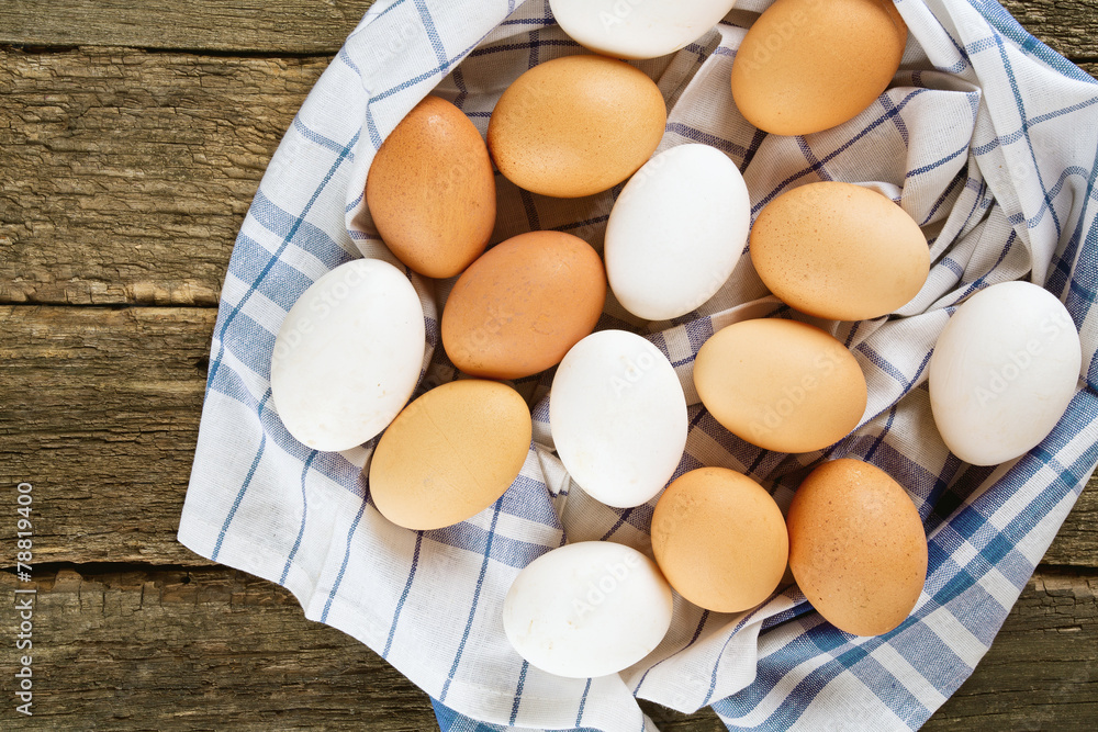 eggs on kitchen towel