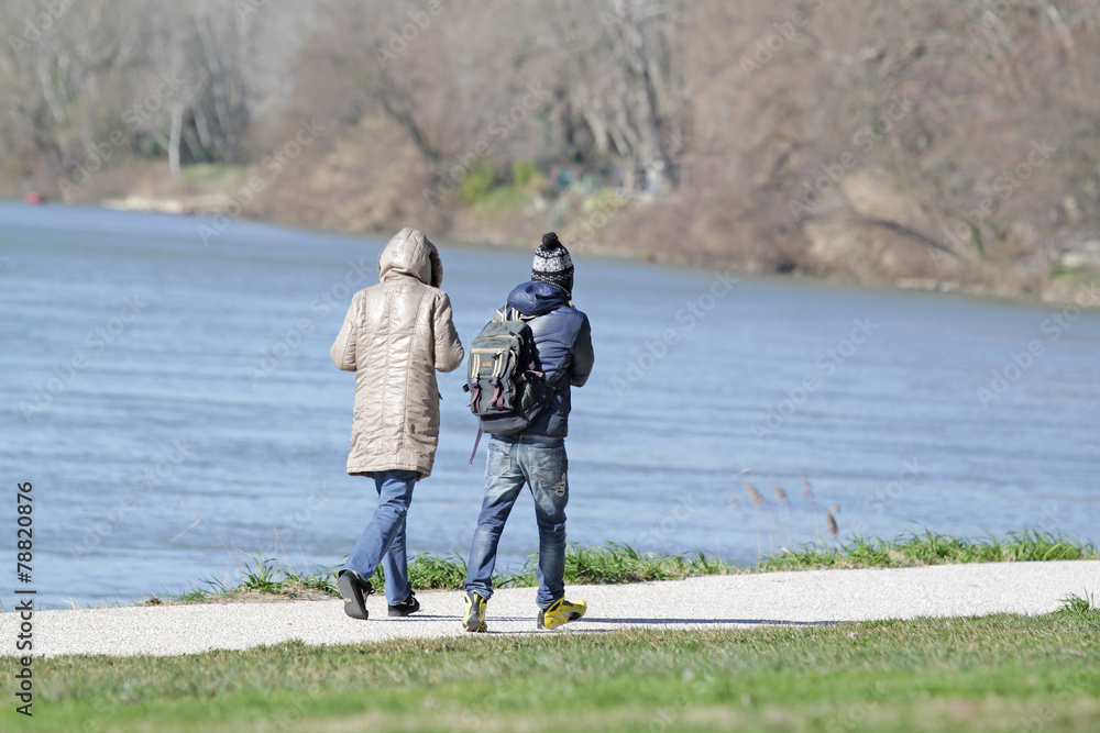 Naklejka premium Ballade dans le froid