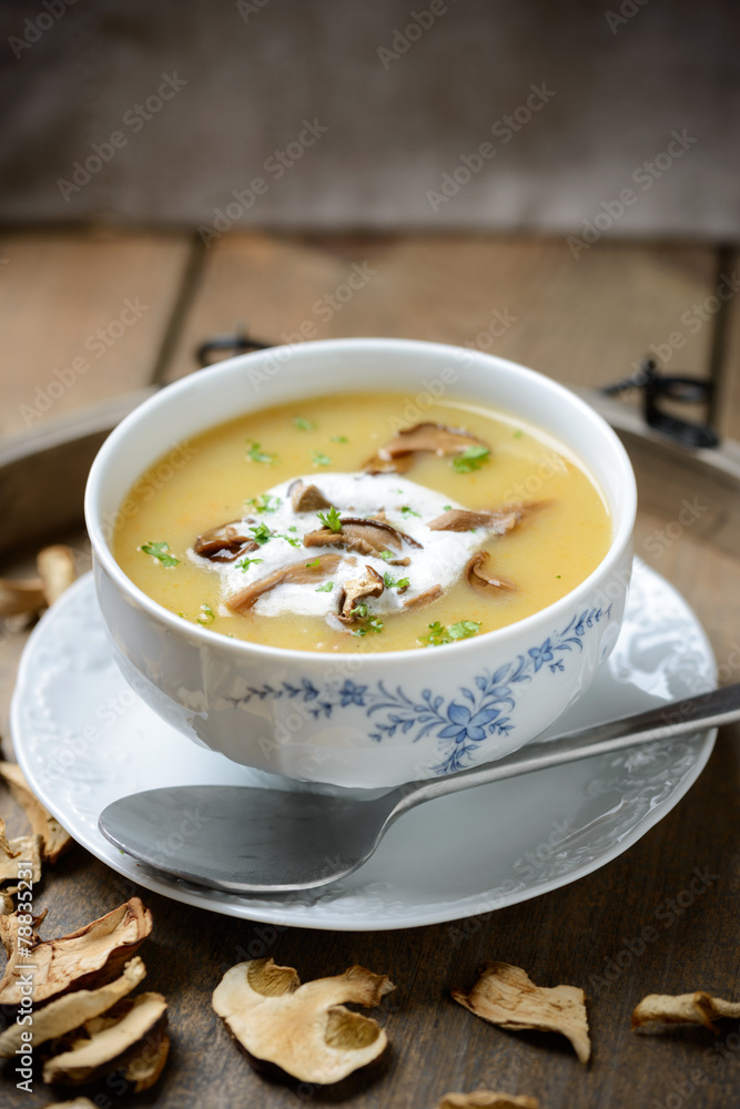 Vegane Wildpilzsuppe Vegane Wildpilzsuppe