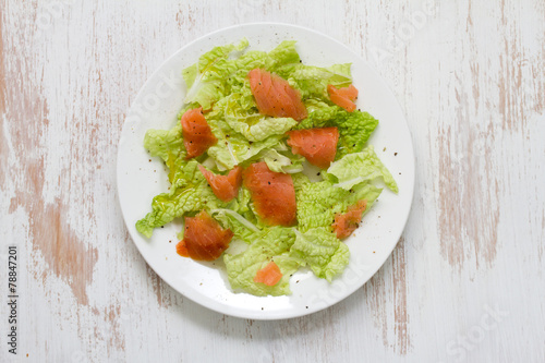 lettuce with smoked salmon