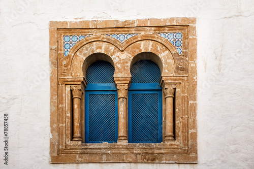 Traditional arabic window, Tunisia © yassmin