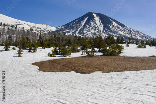 春の八甲田山