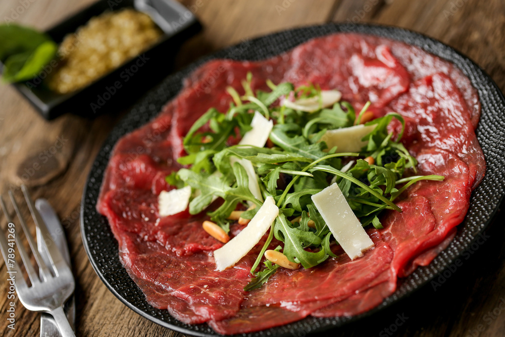 carpaccio  de boeuf parmesan & roquette 6