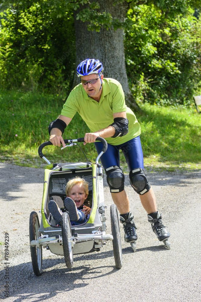 Obraz premium Sport mit Kinderwagen