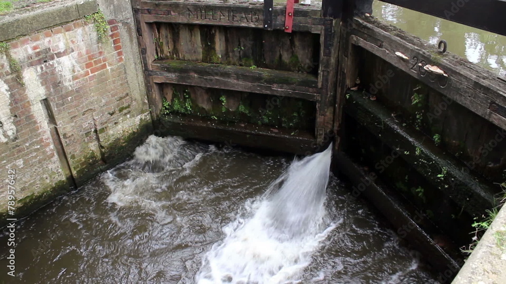 Leaking lock gates Leaking lock gates