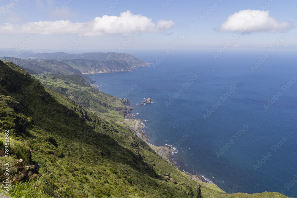 Costa gallega vista desde Cabo Ortegal (La Coruña, España). Costa gallega vista desde Cabo Ortegal (La Coruña, España).