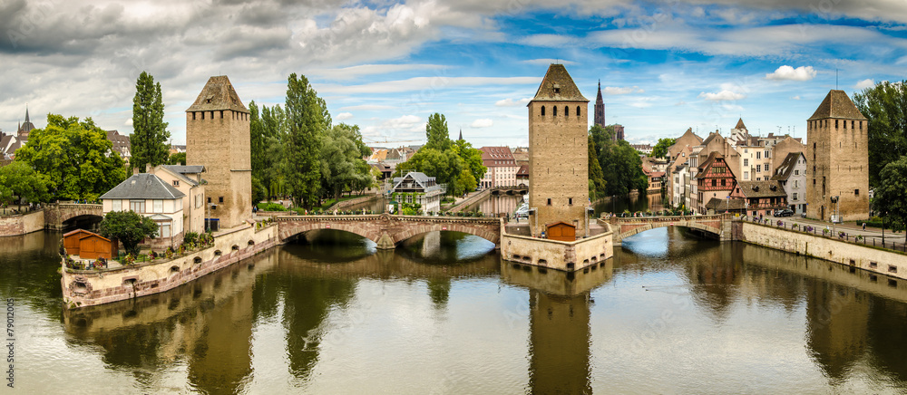 Panorama gedeckte Brücken in Straßburg